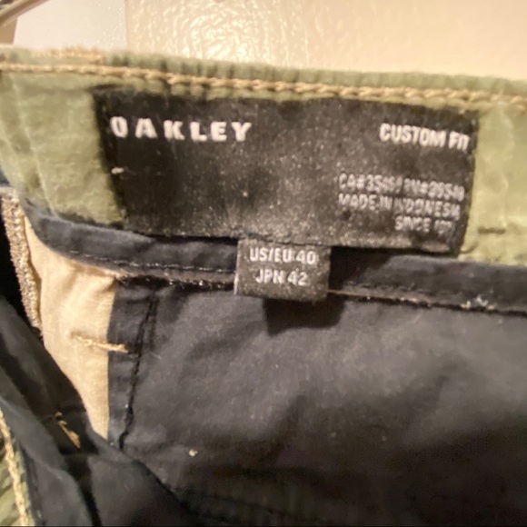 Oakley Military Cargo Short - Picture 1 of 5